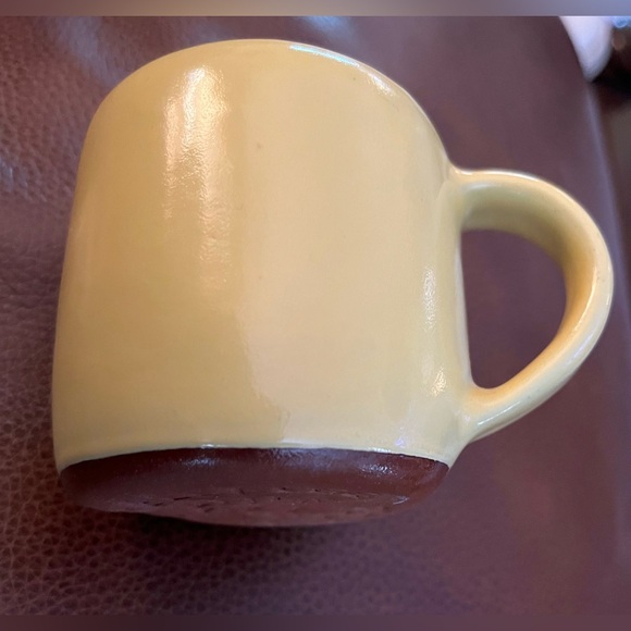 RARE Vintage Wellfleet Pottery Yellow Mug / Coffee Cup Handmade Cape Cod - Picture 9 of 11